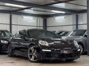 Porsche Panamera CHRONO*AIR*DIST*AHK*MEMO*BOSE*SDACH*20´