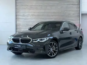 BMW 330 e Sport Line*Laser*Head-Up*Kamera*Ha/Kardon