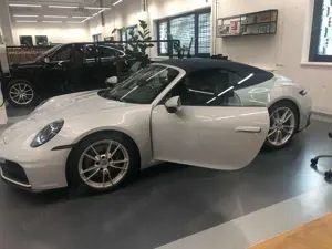 Porsche 992 911 Carrera Cabriolet PDK
