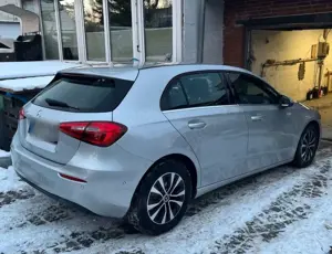 Mercedes-Benz A 180 A 180 d 8G-DCT