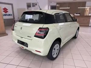 Suzuki Swift 1.2 Dualjet Mild-Hybrid Club ALLGrip Bild 3