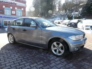 BMW 118 i*Automatik*Klimaauto*PDC*AHK Bild 3