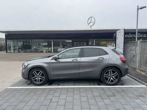 Mercedes-Benz GLA 180 7G-DCT AMG Line