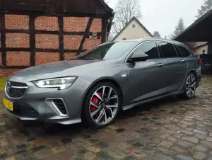 Opel Insignia GSi 4x4 LED*AHK*NAVI* top gepflegt*