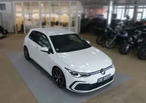 Volkswagen Golf VIII Lim. GTE eHybrid;MATRIX ACC NAV 19"GJR Bild 3