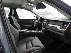 Volvo XC60 B4 AWD Plus Dark Bild 4