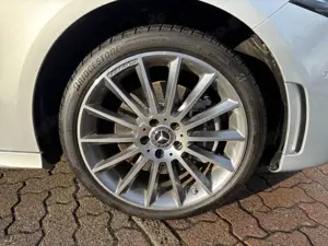 Mercedes-Benz A 250 e  AMG, Fahrassistenzpaket Bild 5