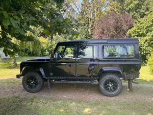 Land Rover Defender Defender 110 TD4, Sportsitze, LED, AHK, Kamera, 7 Sitze Bild 2