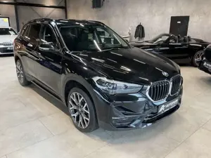 BMW X1 xDr.25i Sport Line Kamera LED Leder Navi+ 19" Bild 3