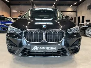 BMW X1 xDr.25i Sport Line Kamera LED Leder Navi+ 19" Bild 2