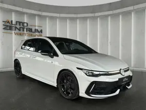 Volkswagen Golf VIII 4Motion R Black Edition Akrapovic Pano