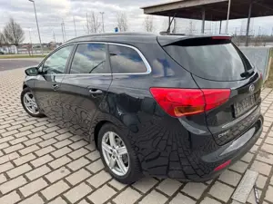 Kia Ceed SW / cee'd SW cee'd 1.6 CRDI Navi Kamera Pdc Tüv Neu