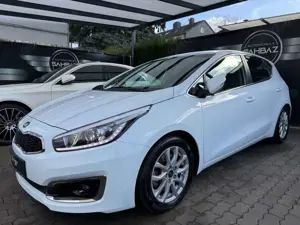 Kia Ceed / cee'd *AUTOM*KAMERA*NAVI*SHZ*LENKRADHEI