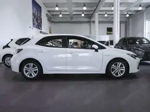 Toyota Corolla 1.8 Hybrid Comfort  KLIMA Carplay ACC Kamera Bild 3