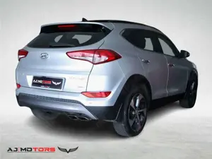 Hyundai TUCSON Premium 4WD **PANO-SHZ-KAMERA-SPUR-LED** Bild 2