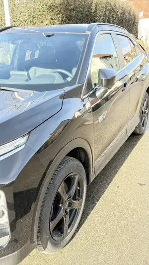 Mitsubishi Eclipse Cross Intro Edition PHEV 4WD HUD 8-fach StHz TOP Bild 4
