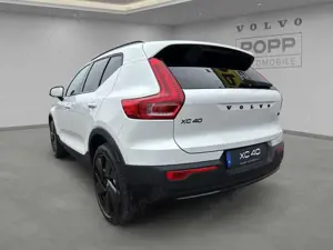 Volvo XC40 B3 Plus Black Edition 20" ACC FHZ HK LED Bild 3