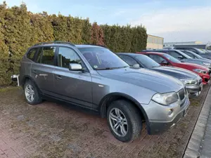 BMW X3 xDrive 20d Allrad SHz PDC AHK Panoramadach