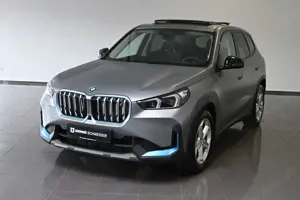 BMW X1 30 xDrive AHK HUD HK Pano Driving-Plus