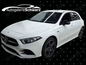 Mercedes-Benz A 250 e 8G AMG NIGHT LED NAV+DAB CRPLY R-KAM AMBT