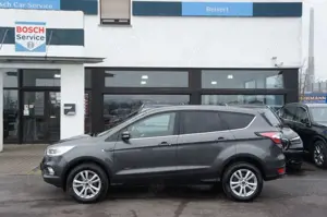 Ford Kuga Titanium Autom. 4x4*AHK*KAM*SYNC*APP* Bild 2