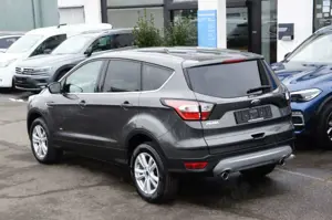 Ford Kuga Titanium Autom. 4x4*AHK*KAM*SYNC*APP* Bild 3
