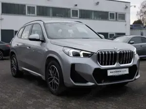 BMW X1 sDrive 18i M Sport LED NAVI KAMERA SHZ PDC Bild 3