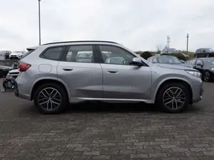 BMW X1 sDrive 18i M Sport LED NAVI KAMERA SHZ PDC Bild 5