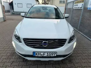 Volvo XC60 XC60 Momentum 2WD Bild 3