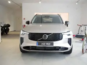 Volvo XC90 T8 AWD Plus Dark PANO 360° LUFTFEDERUNG Bild 2