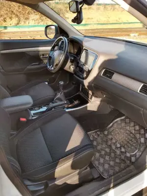 Mitsubishi Outlander Outlander 2.0  Edition 100 Bild 4