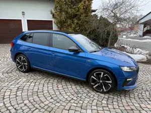 Skoda Scala 1.5 DSG Monte Carlo / Matrix / Pano / Alu Bild 3