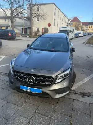 Mercedes-Benz GLA 200 GLA 200 7G-DCT Peak Edition