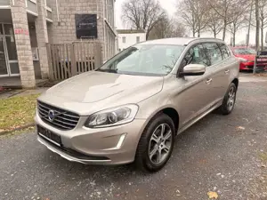 Volvo XC60 Summum AWD / Automatik / Navi / Bi-Color Bild 4