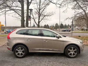 Volvo XC60 Summum AWD / Automatik / Navi / Bi-Color Bild 3