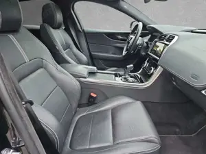 Jaguar XE Bild 3