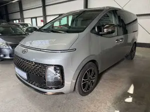 Hyundai STARIA Signature 2WD Standhzg. Pano + SD/Mwst.