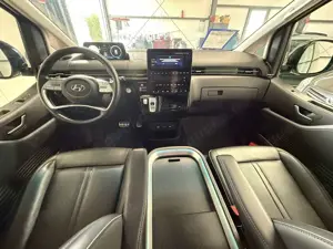 Hyundai STARIA Signature 2WD Standhzg. Pano + SD/Mwst. Bild 5