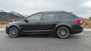 Skoda Octavia Octavia 2.0 TSI Combi RS PANO SPUR Bild 2