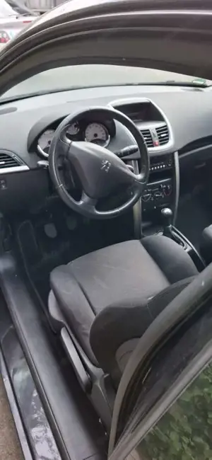 Peugeot 207 207  3-Türer 120 Sport Bild 5