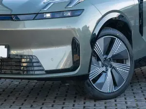 Lynk  Co 08 1.5 T PHEV 257 kW More Bild 3