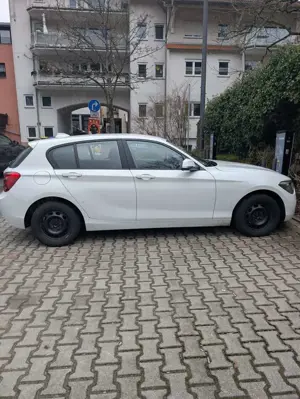 BMW 114 114i Bild 4