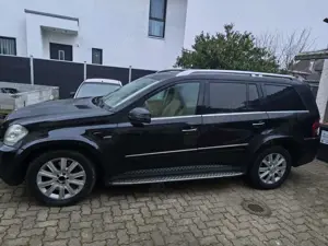 Mercedes-Benz GL 350 GL 350 CDI DPF 4Matic BlueEFFICIENCY 7G-TRONIC Gra Bild 3