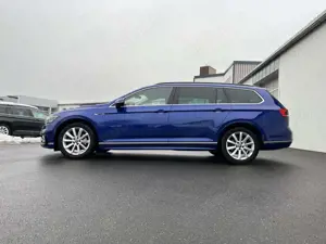 Volkswagen Passat Variant 2.0 TDI DSG R-Line 175€ m.20% Anz. AHK STHZ Navi Bild 2