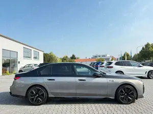 BMW 760