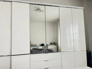 Kleiderschrank