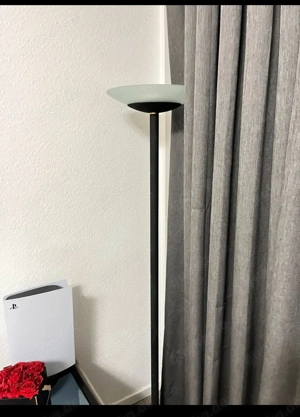 Stehlampe schwarz