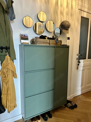 Schuhschrank mit Hairpinfüßen von MADE