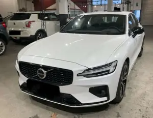 Volvo S60 S60 2.0 B5 Mild-Hybrid Ultimate Dark AWD