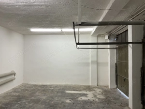zu vermieten Garage & Lagerfläche im Innenhof circa 35m    ab 01.03.
